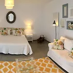 Bellonia Aparthotel Naousa (Paros)